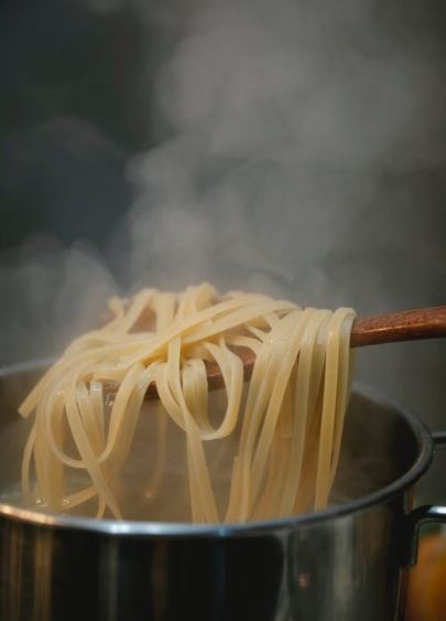 Boiling pasta