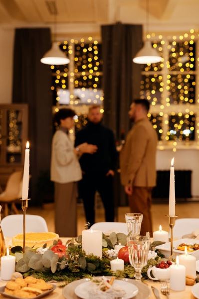 food served on dining-table 