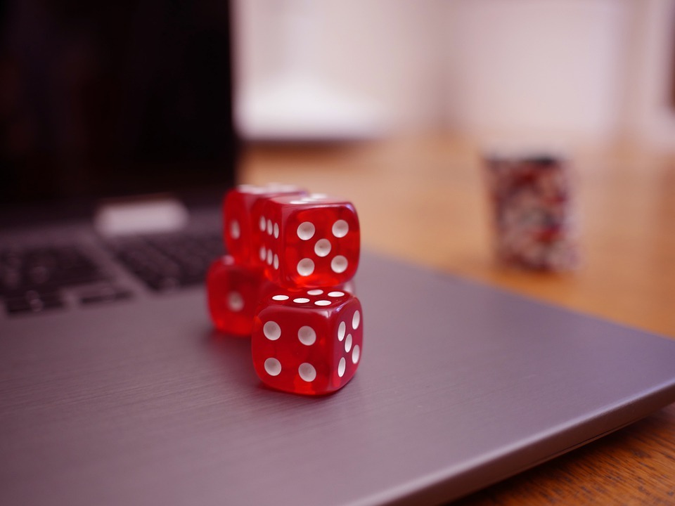 Advantages and Disadvantages of Online Gambling 2