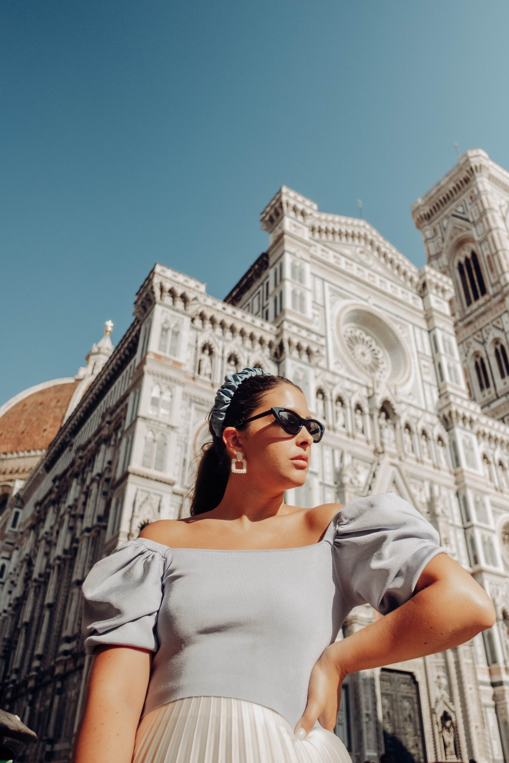 woman-in-trendy-outfit-near-florence-cathedral-of-italy